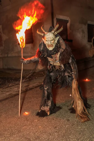 Podkoren, Slovenija - 24 Kasım 2017: Kimliği belirsiz 