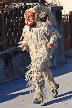 Laufar Slovence geleneksel maske