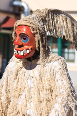 Laufar Slovence geleneksel maske