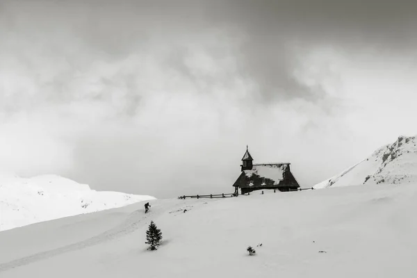 Capela Snowy Mary Velika Planina Vento Soprando Neve Eslovênia — Fotografia de Stock
