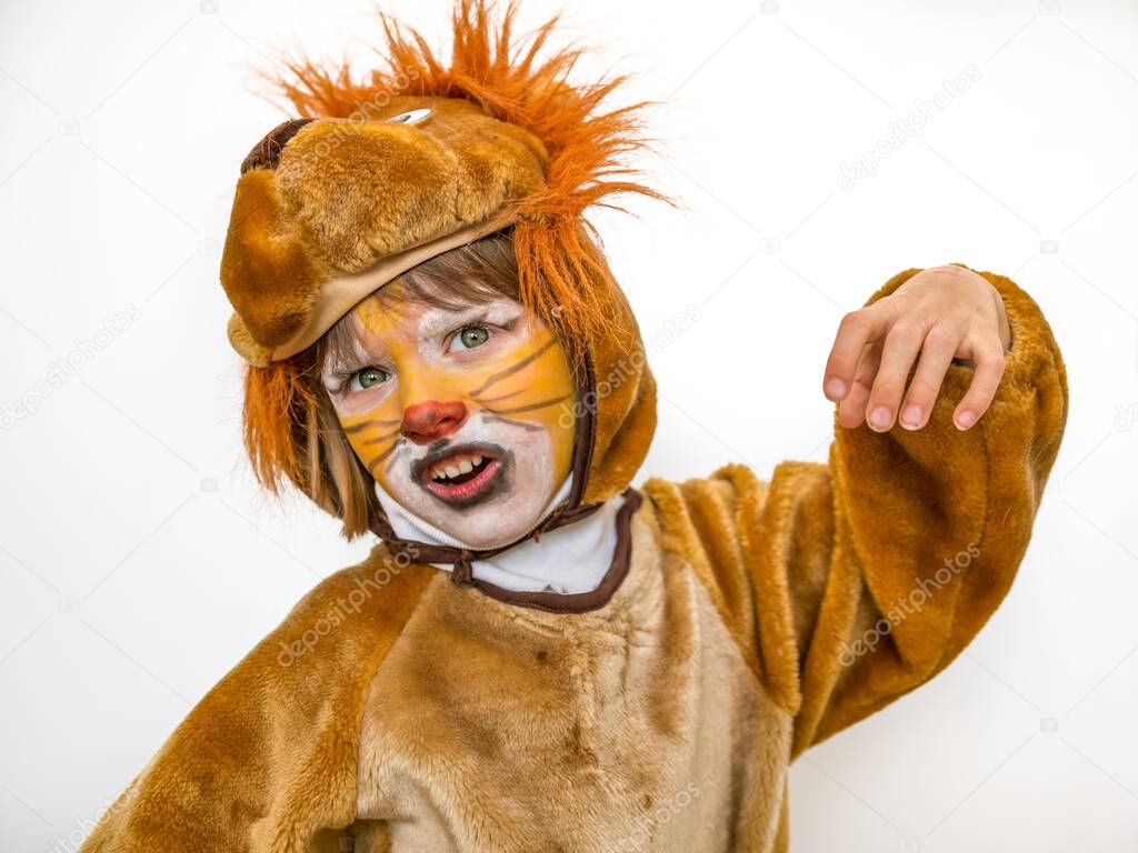 Girl dressed as a lion for the masquerade