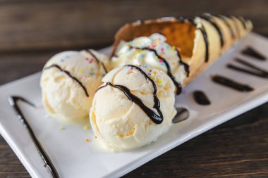 Dondurmalı waffle koni