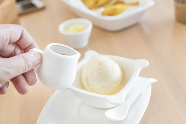 Café Adffogato - expreso con helado de vainilla —  Fotos de Stock