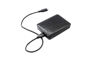 beyaz zemin üzerinde harici sabit disk