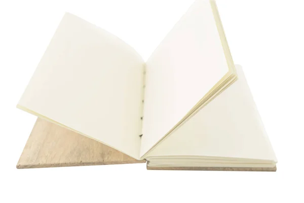 Livro aberto com folhas vazias no fundo branco — Fotografia de Stock