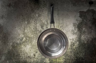 Natürmort ile eski küçük güveç - tencere