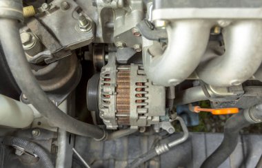 Alternatör güç için araç elektrik sistemi oluşturur: görüntülemek malzemeler içinde