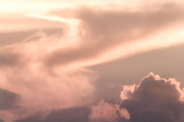 Pôr Sol Tropical Colorido Paisagem Nublada — Fotografia de Stock