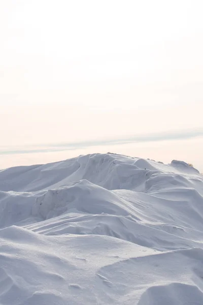 Schneewehe isoliert auf weißem Hintergrund für Design — Stockfoto