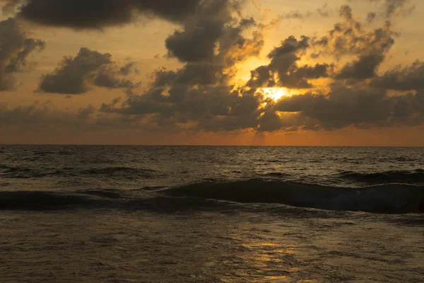 海に沈む美しい夕日 — ストック写真