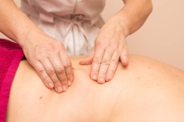 sırt için tedavi edici Masaj