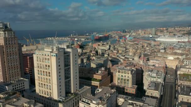 Luchtfoto 's. Genova, een beroemde Italiaanse stad — Stockvideo