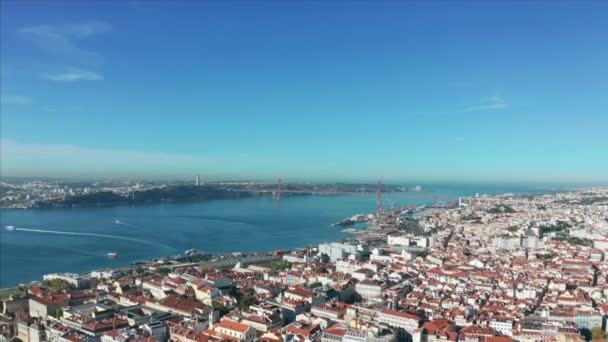 Αεροφωτογραφία. Λισαβόνα μεγαλύτερη πόλη της Πορτογαλίας. — Αρχείο Βίντεο