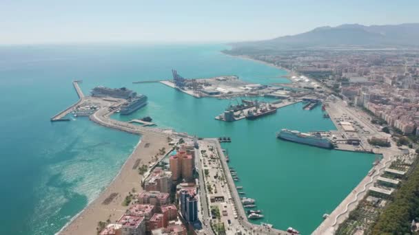 Luchtfoto 's. Haven in Malaga. Malaga, Andalusië, Spanje. — Stockvideo