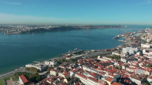 Letecký pohled. Portugalsko, Lisabon Alfama je nejstarší oblast Lisabonu. — Stock video