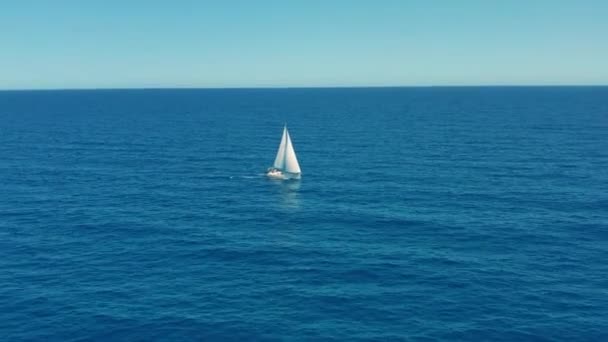 Yacht sailing on opened sea. Sailing boat. Yachting video. Yacht from above. Yachting at windy day. Yacht. Sailboat. — Stockvideo