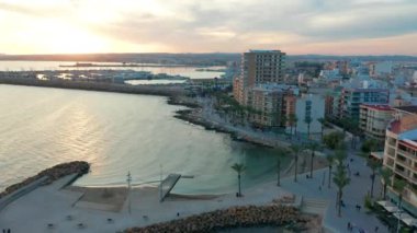 Torrevieja, İspanya, Costa Blanca. Hava görünümü.