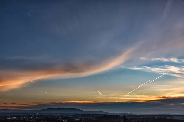 Aralık Ayında Bavyera Üzerinde Renkli Bir Gökyüzü — Stok fotoğraf