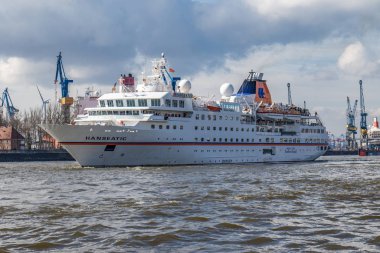 Kutup keşif gemisi Hanseatic Hamburg limanında.