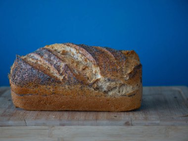 Berches Yahudi ekmeği spesiyali haşhaş tohumlu