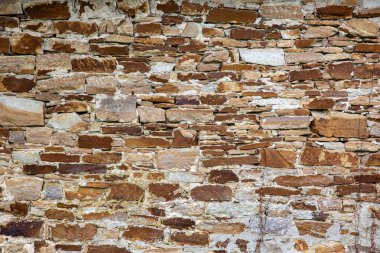 Eski kireç taşı duvar 