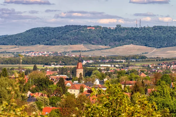 Bezienswaardigheid Van Een Stad Beieren Met Heilige Berg Achtergrond — Stockfoto