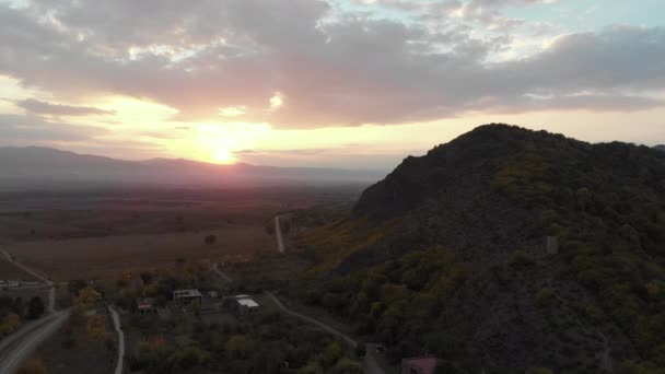 Der Nähe Der Alten Burg Den Bergen Zwischen Den Weinbergen — Stockvideo