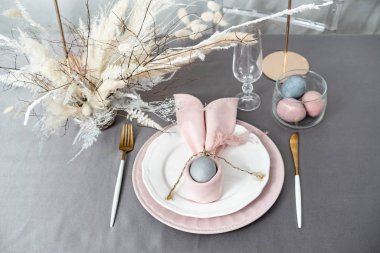 Paskalya tablosu ayarlanıyor