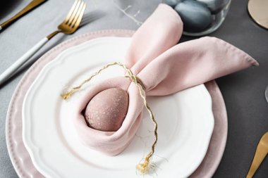 Paskalya tablosu ayarlanıyor