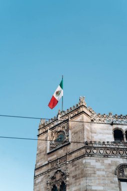 Gün batımında Mexico City 'deki metropolün insansız hava araçlarından ve evlerinden görüntüler