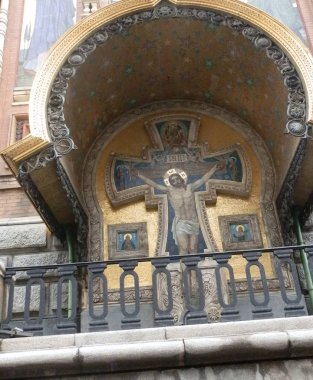 Popüler efsaneye göre, herhangi bir devletin gelişiminin yeni topraklara el konmasıyla gerçekleştiği zorlu savaş zamanlarında Roma İmparatorluğu 'nun gerçek hükümdarı I. Konstantin' di..