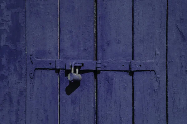 Παλιά Μπλε Χρώμα Ξύλινο Κλειδωμένο Πόρτα Υφή Φόντο Πόρτα Παλιά — Φωτογραφία Αρχείου