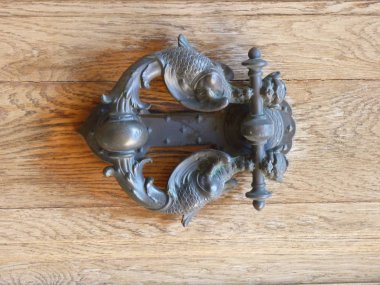 İtalyan usulü kapı kolu 