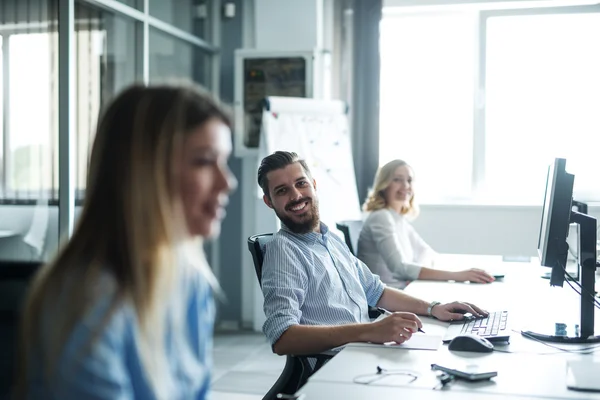 Positieve office vibes — Stockfoto