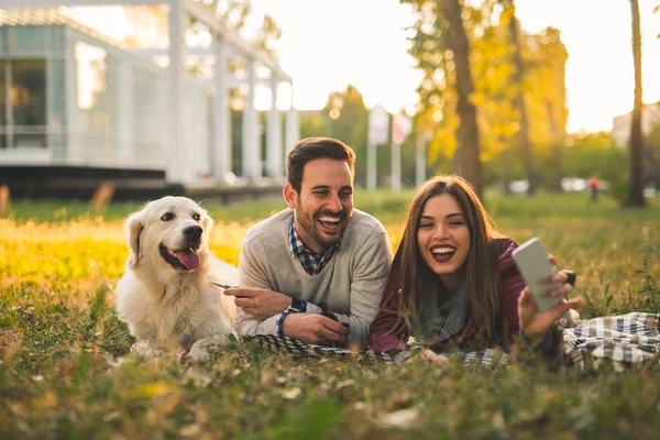 Att göra en selfie — Stockfoto