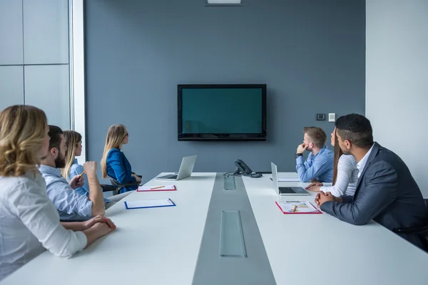 Colleagues working in a conference room — Stock Photo, Image