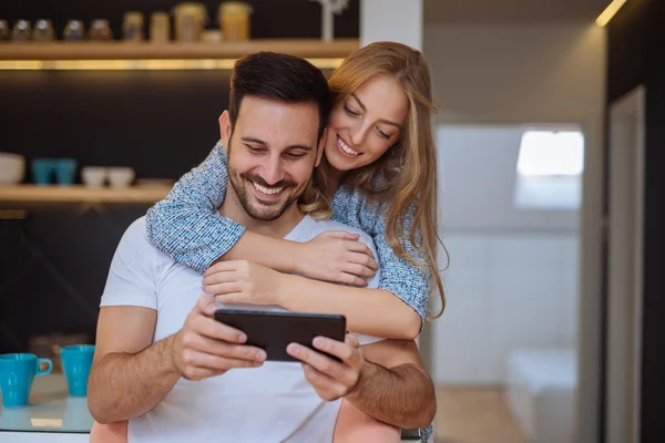 A actualizar algumas notícias online — Fotografia de Stock