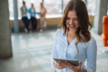 Tablet üzerinde çalışan