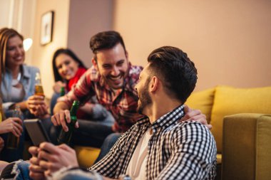 arkadaşlarıyla vakit