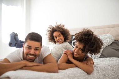 Aile Evde yapıştırma