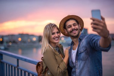 Seyahat ederken anılar yapma