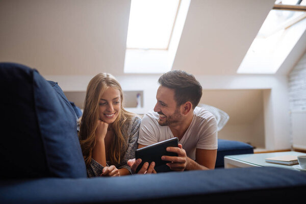 Relaxing with internet