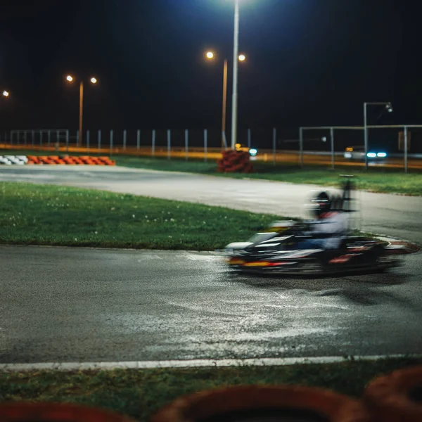 Carrera de karting borrosa —  Fotos de Stock