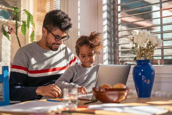 Tiempo en familia juntos — Foto de Stock