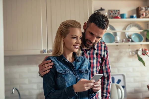 Tiempo en redes sociales — Foto de Stock