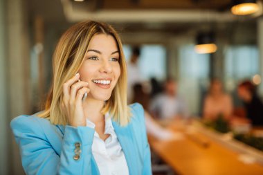 Müşterileri ile konuşma