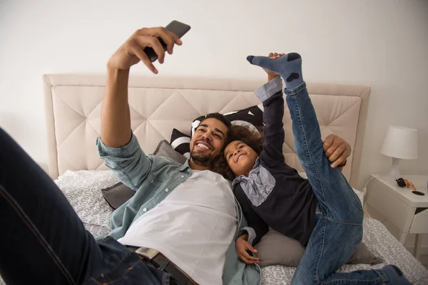 Selfie with dad — Stock Photo, Image