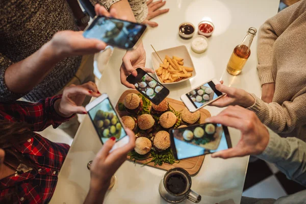 Bu bir fotoğraf çekmek zorunda çok lezzetli görünüyor! 