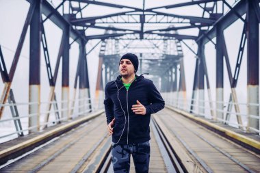 Onun Run bazı büyük müzik ile Başlarken!