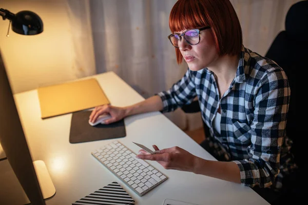 Vanuit huis kopen online — Stockfoto